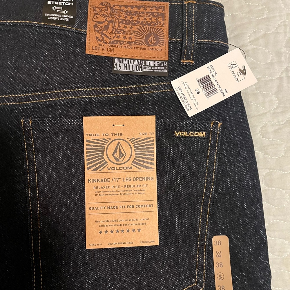 VOLCOM KINKADE MENS JEANS 17” leg opening, Relaxed Rise, Regular fit SIZE 38